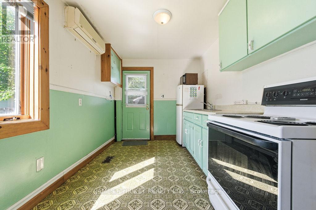 6 HILLCREST AVENUE - 5