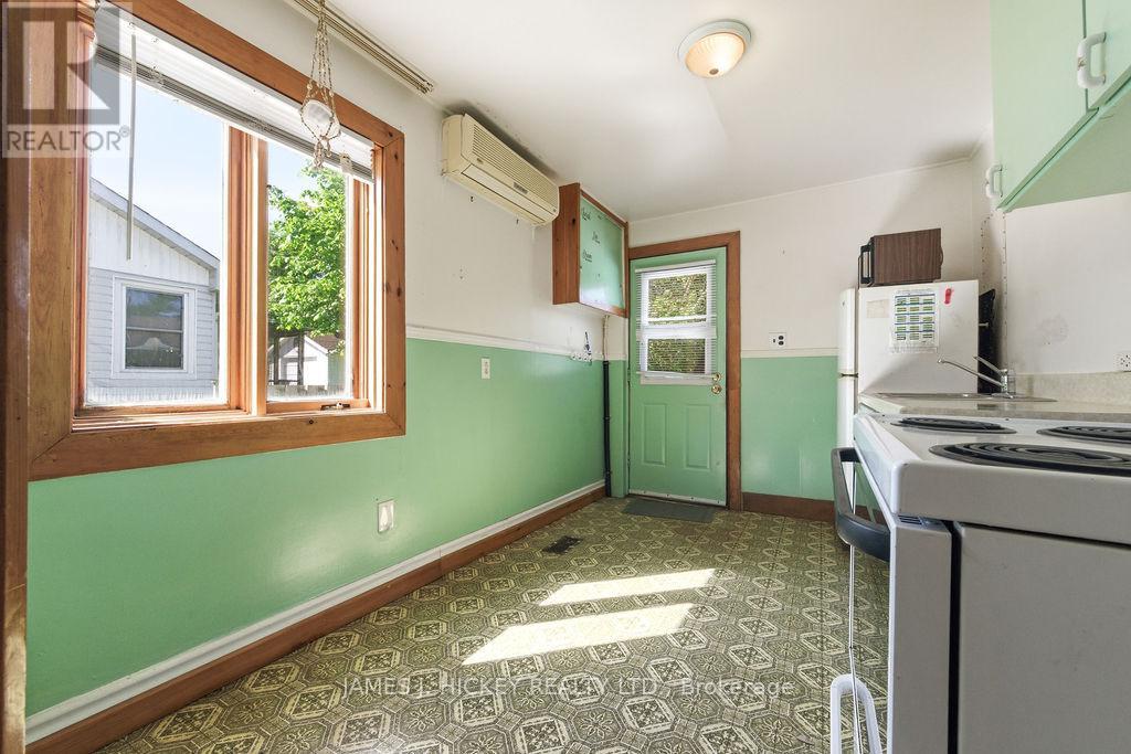 6 HILLCREST AVENUE - 6