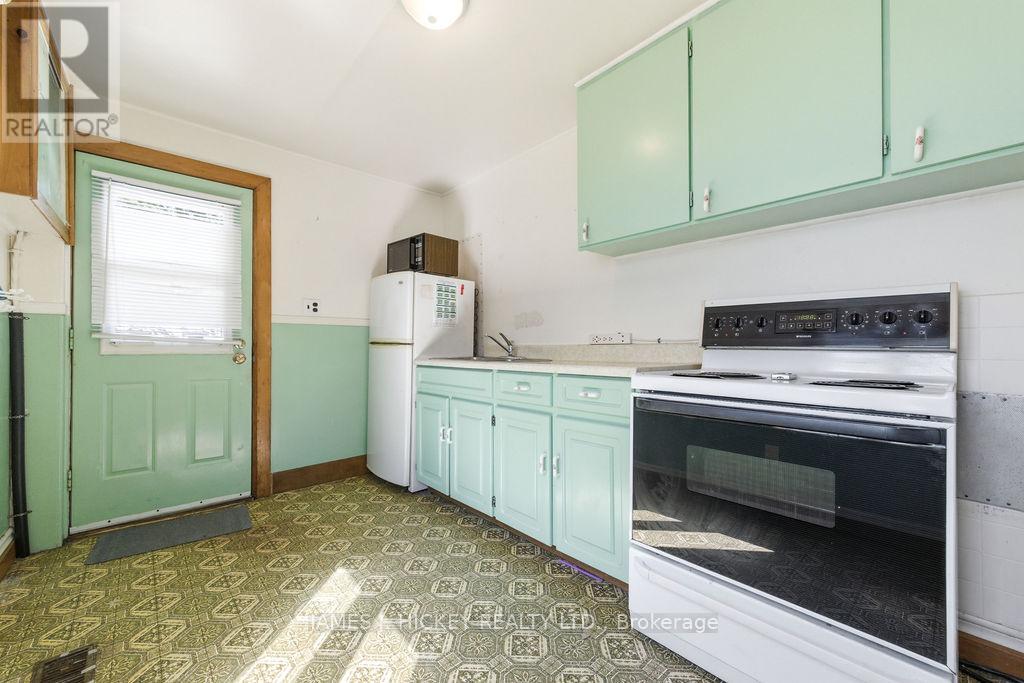 6 HILLCREST AVENUE - 8