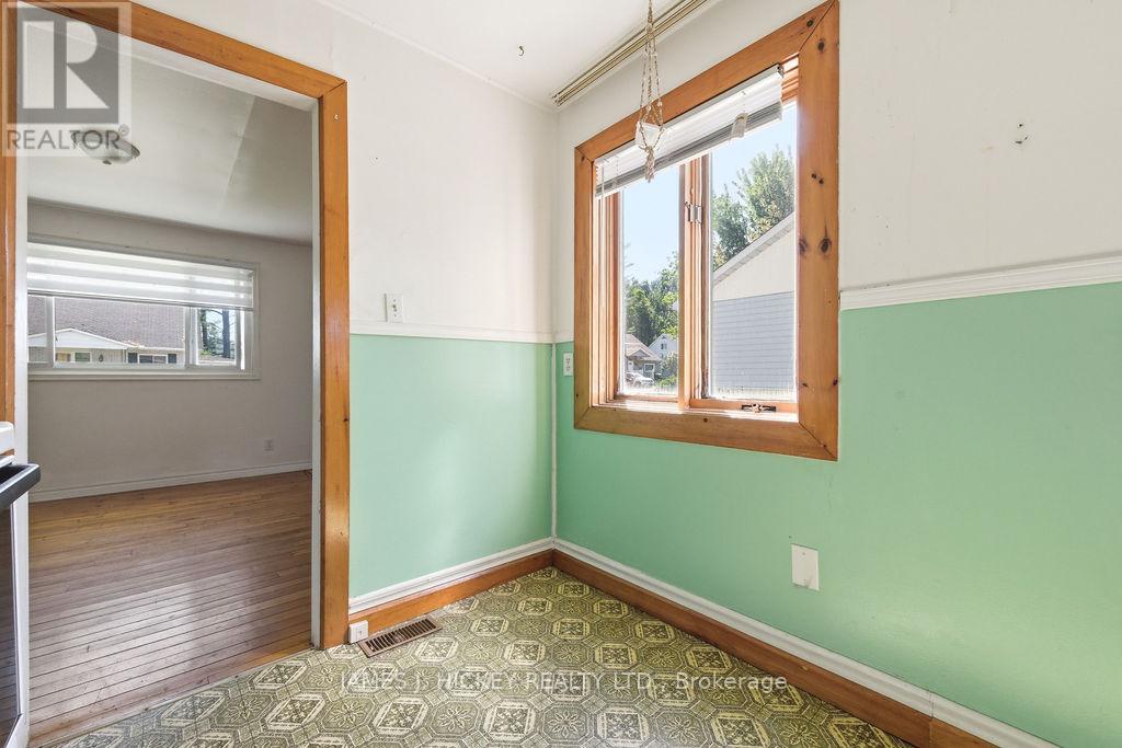 6 HILLCREST AVENUE - 9