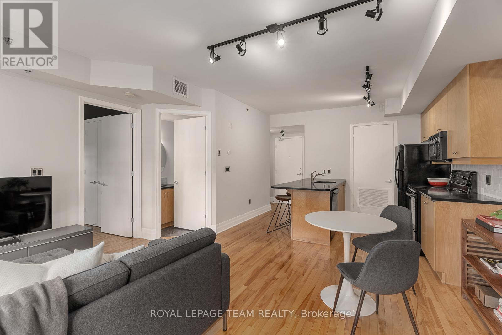#101 457 MCLEOD STREET - 14