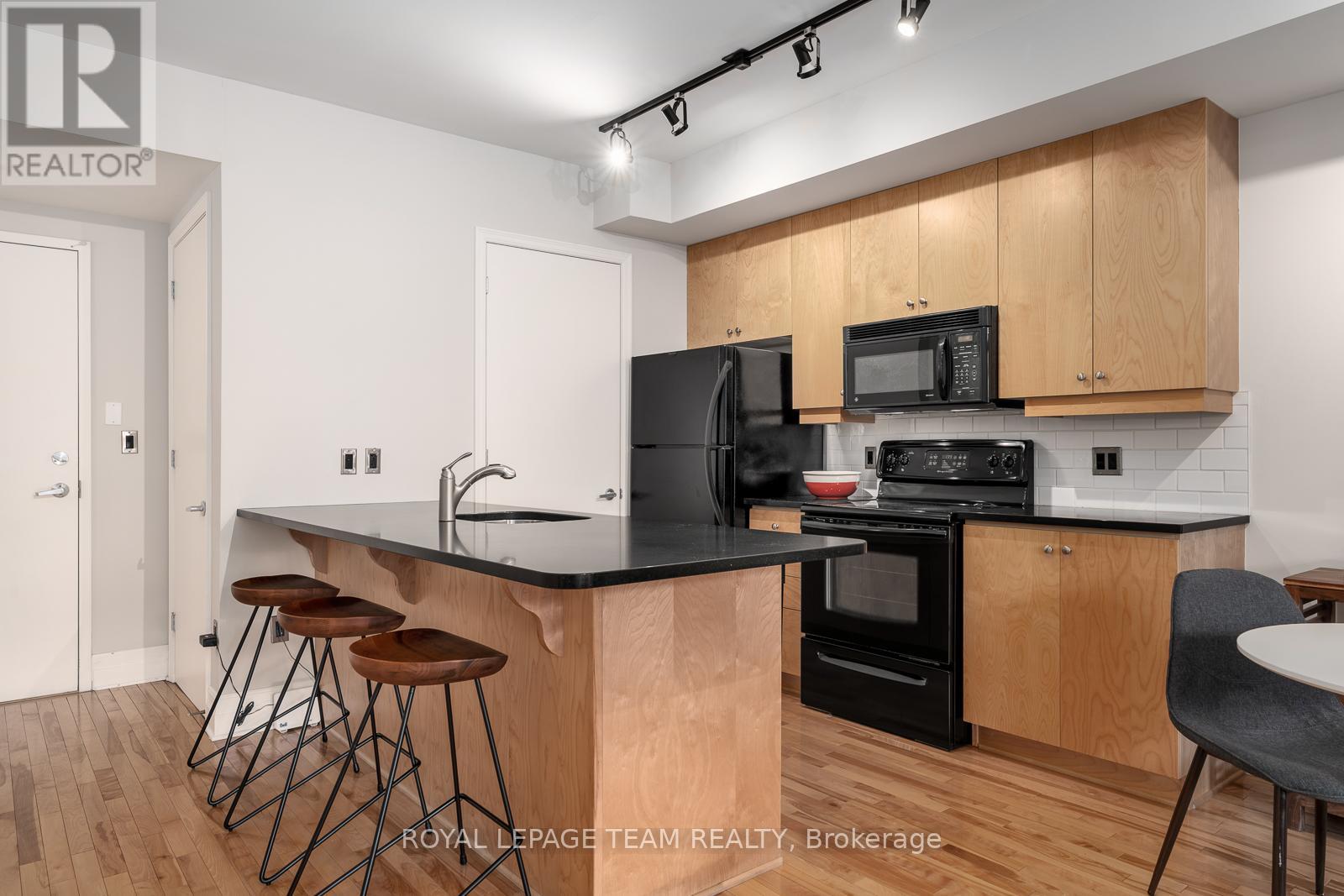 #101 457 MCLEOD STREET - 6