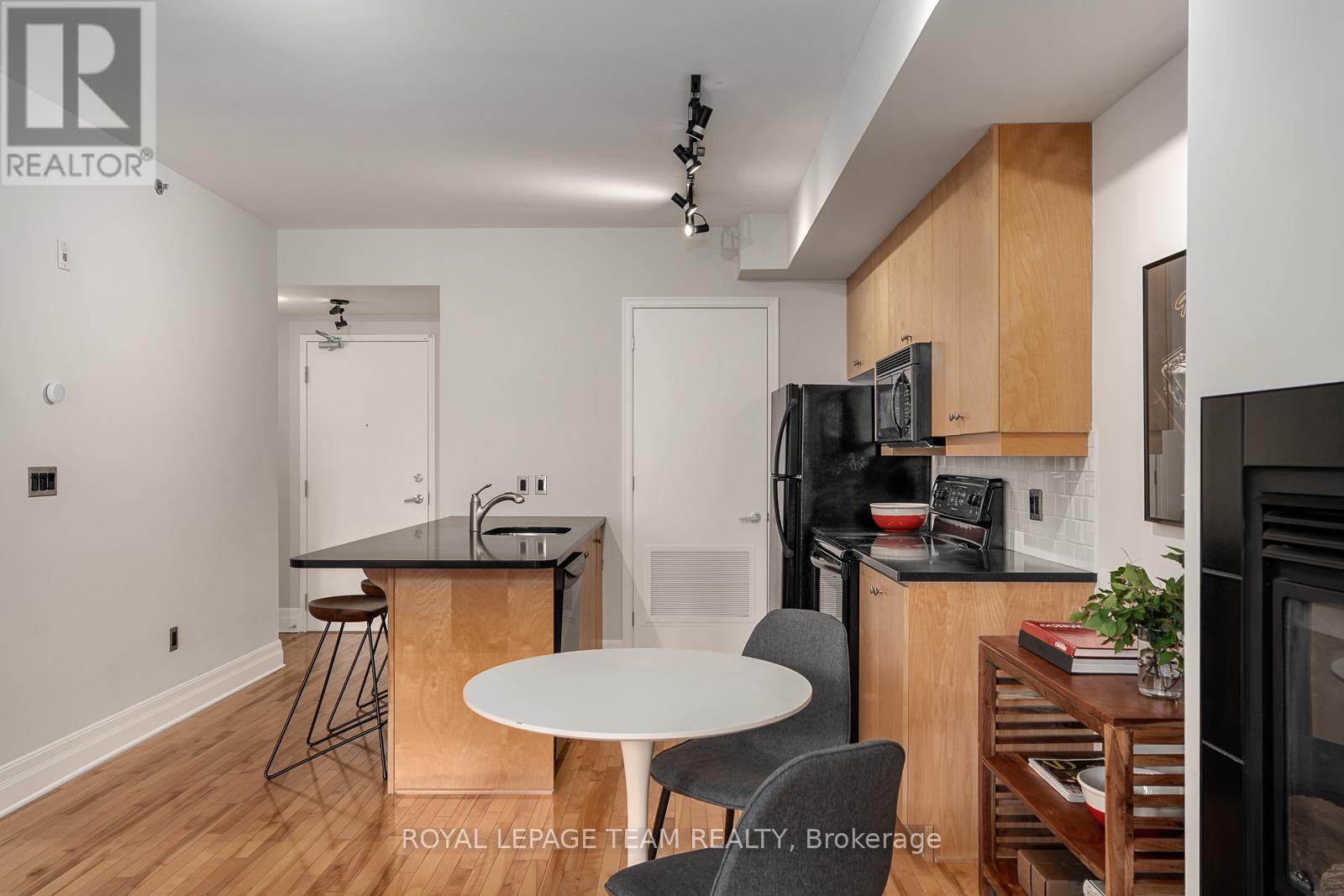 #101 457 MCLEOD STREET - 7