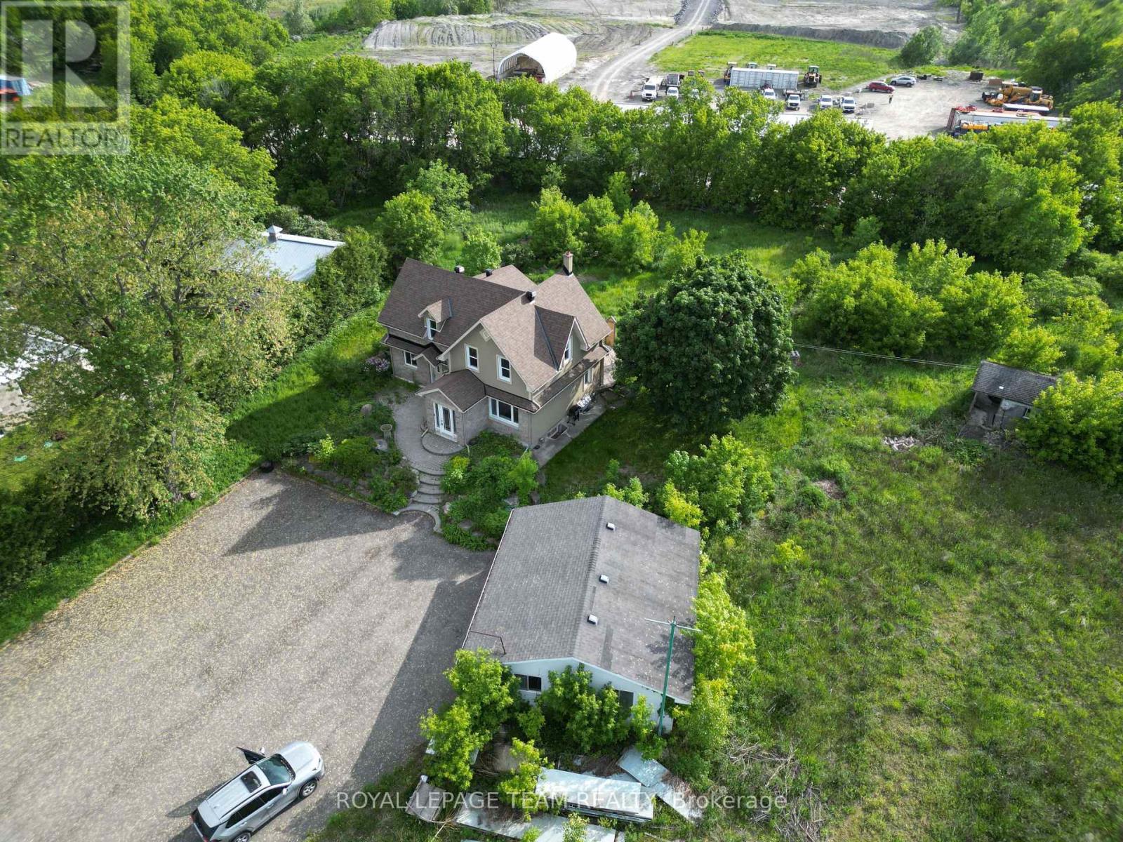 5742 BANK STREET - 13