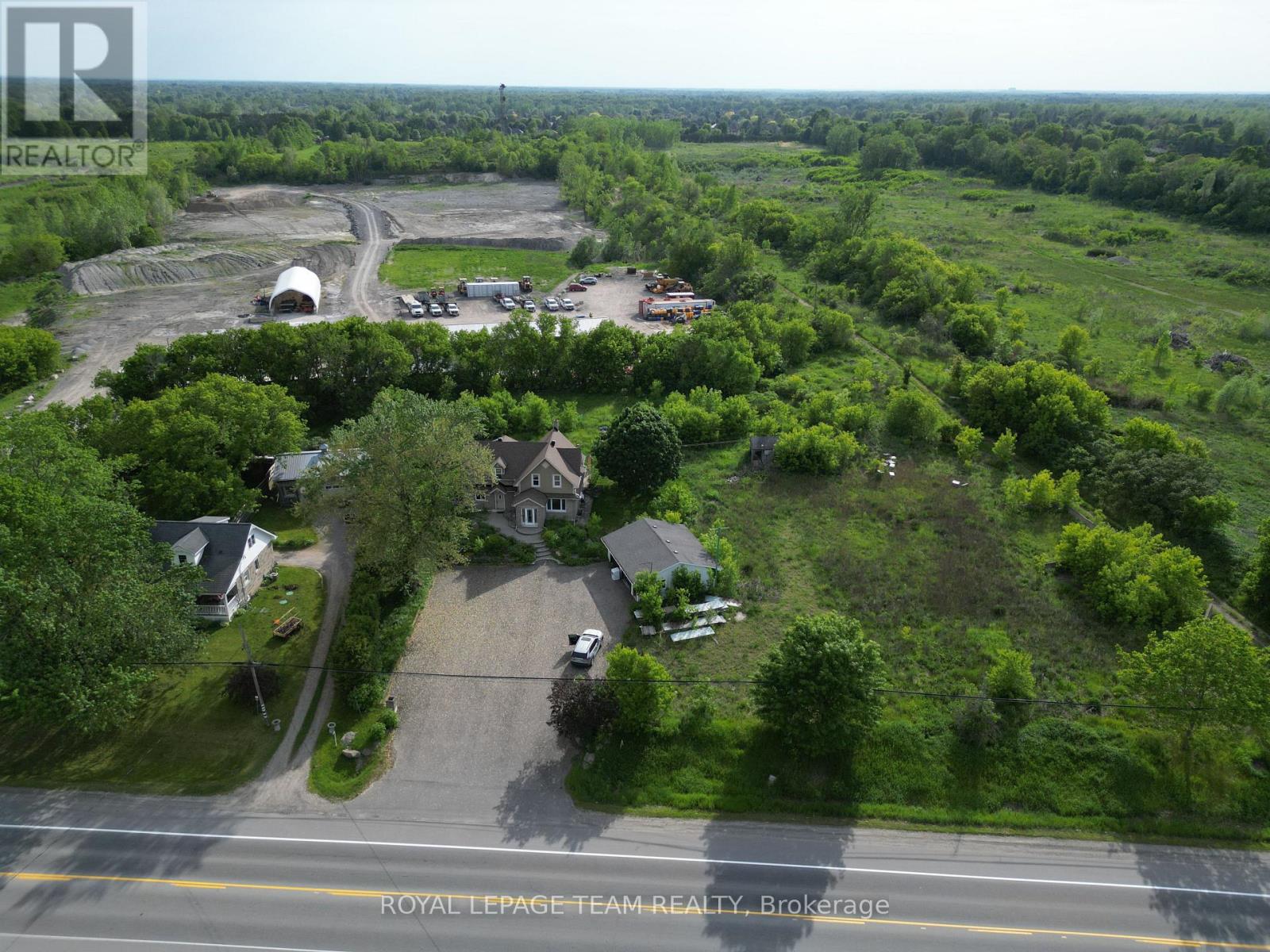 5742 BANK STREET - 15