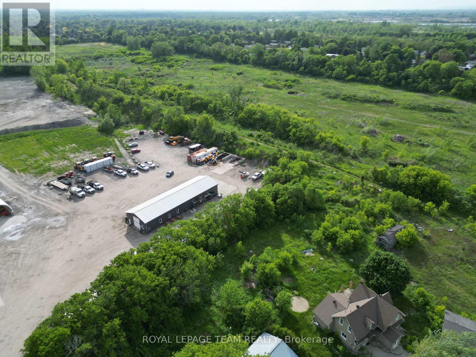 5742 BANK STREET - 17