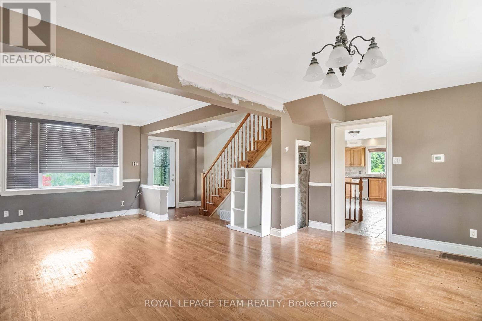 5742 BANK STREET - 5