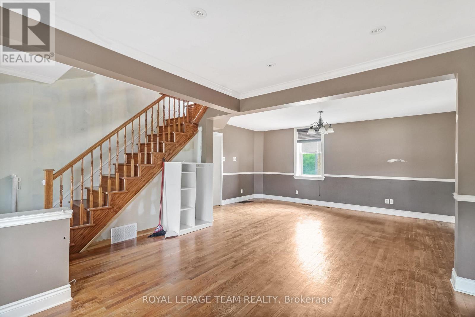 5742 BANK STREET - 7