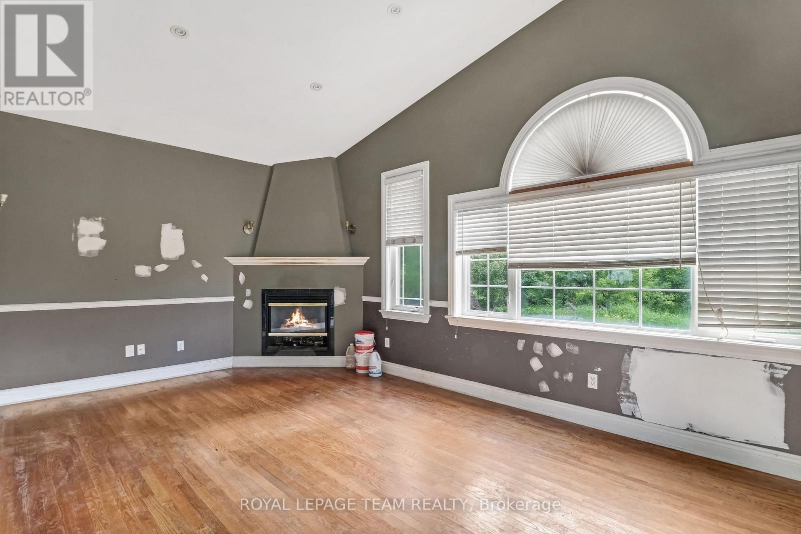 5742 BANK STREET - 9