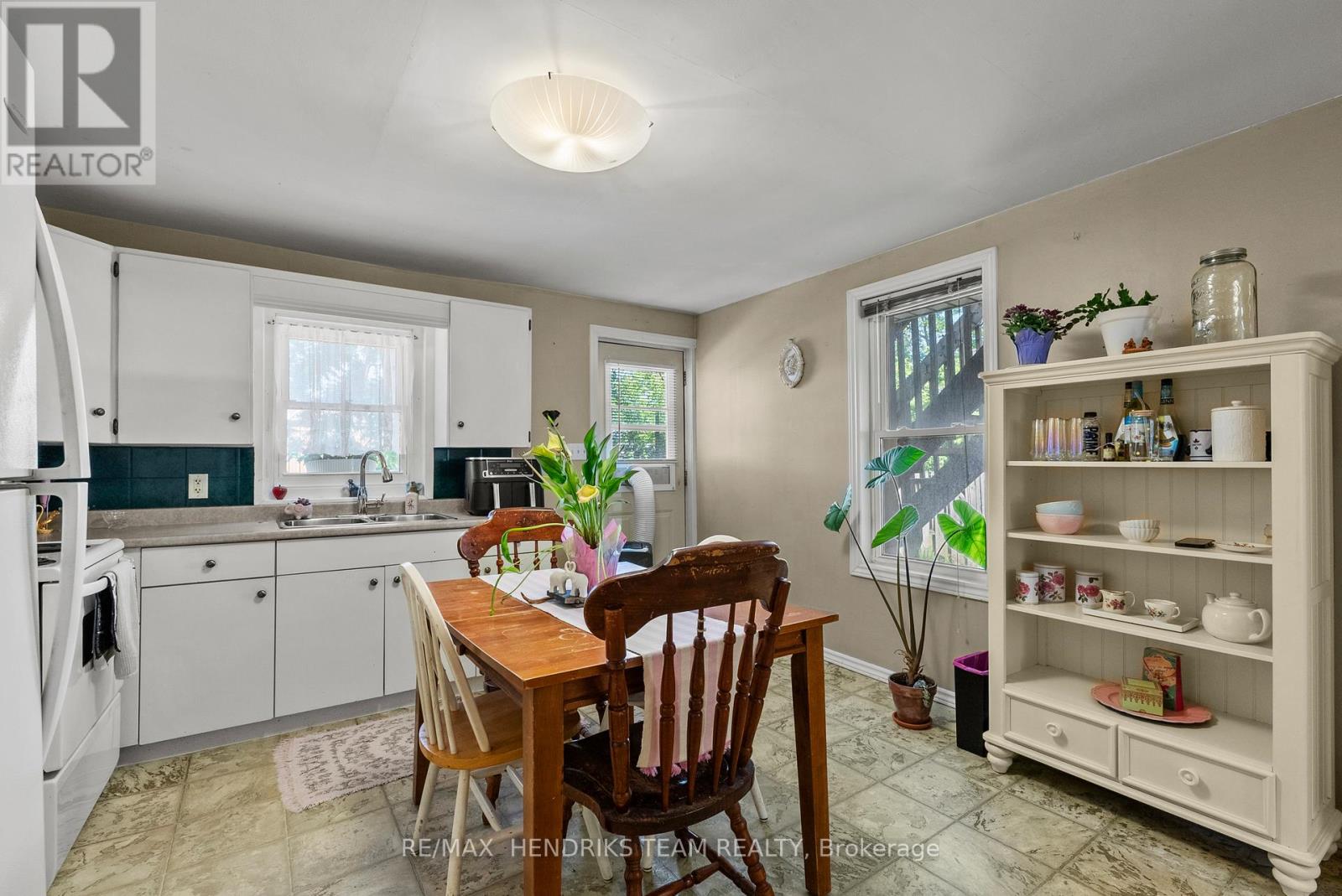 25 BESSEY STREET - 15