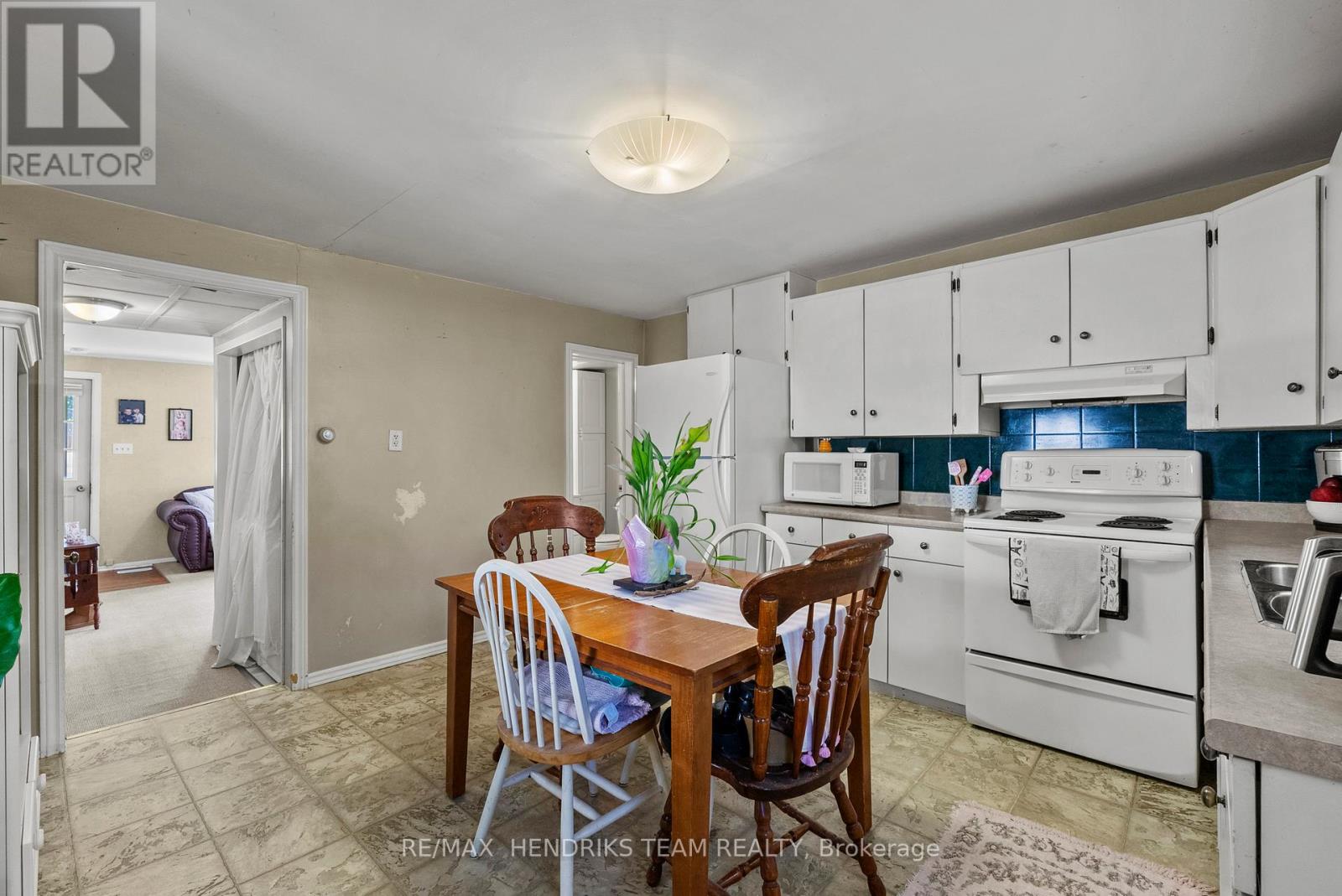 25 BESSEY STREET - 17
