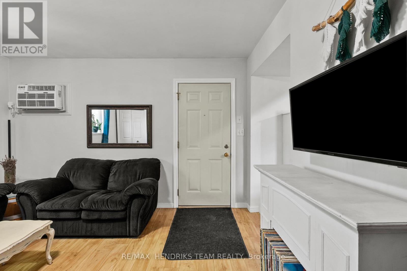 25 BESSEY STREET - 22