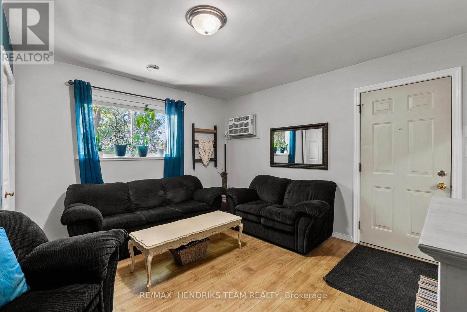 25 BESSEY STREET - 23