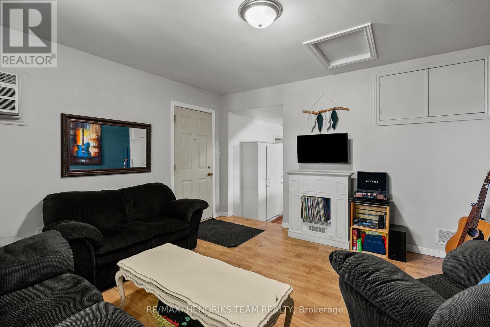 25 BESSEY STREET - 24