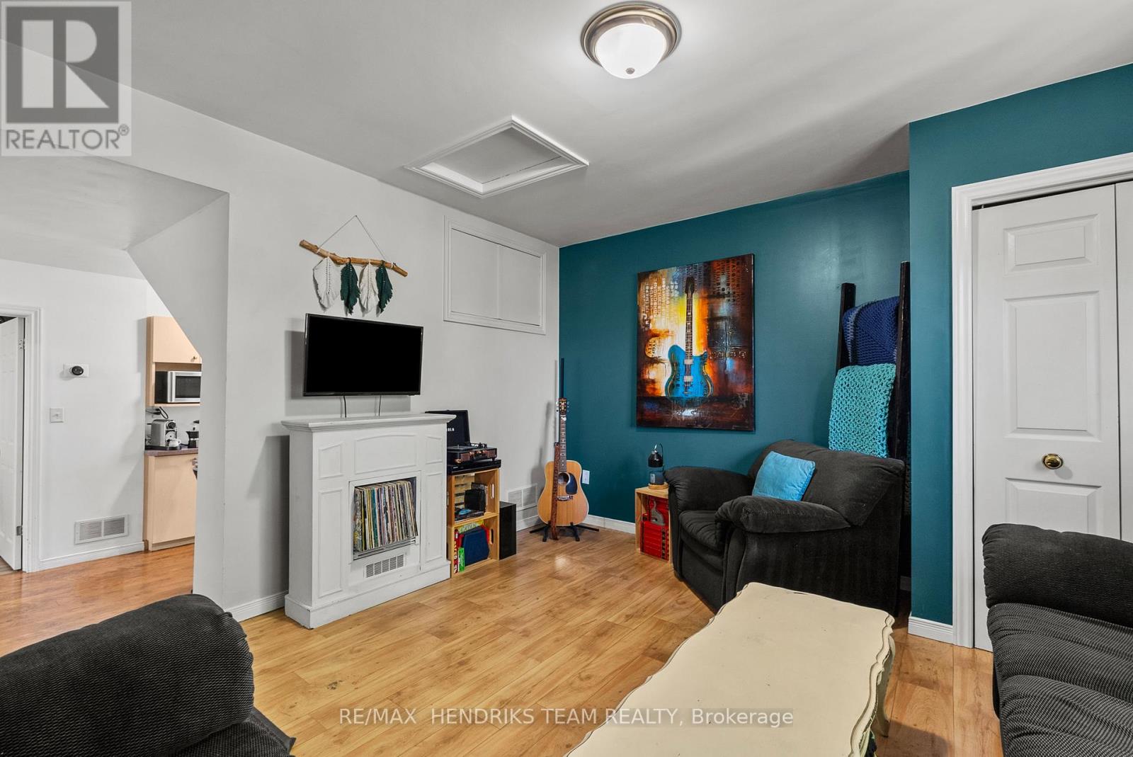 25 BESSEY STREET - 26