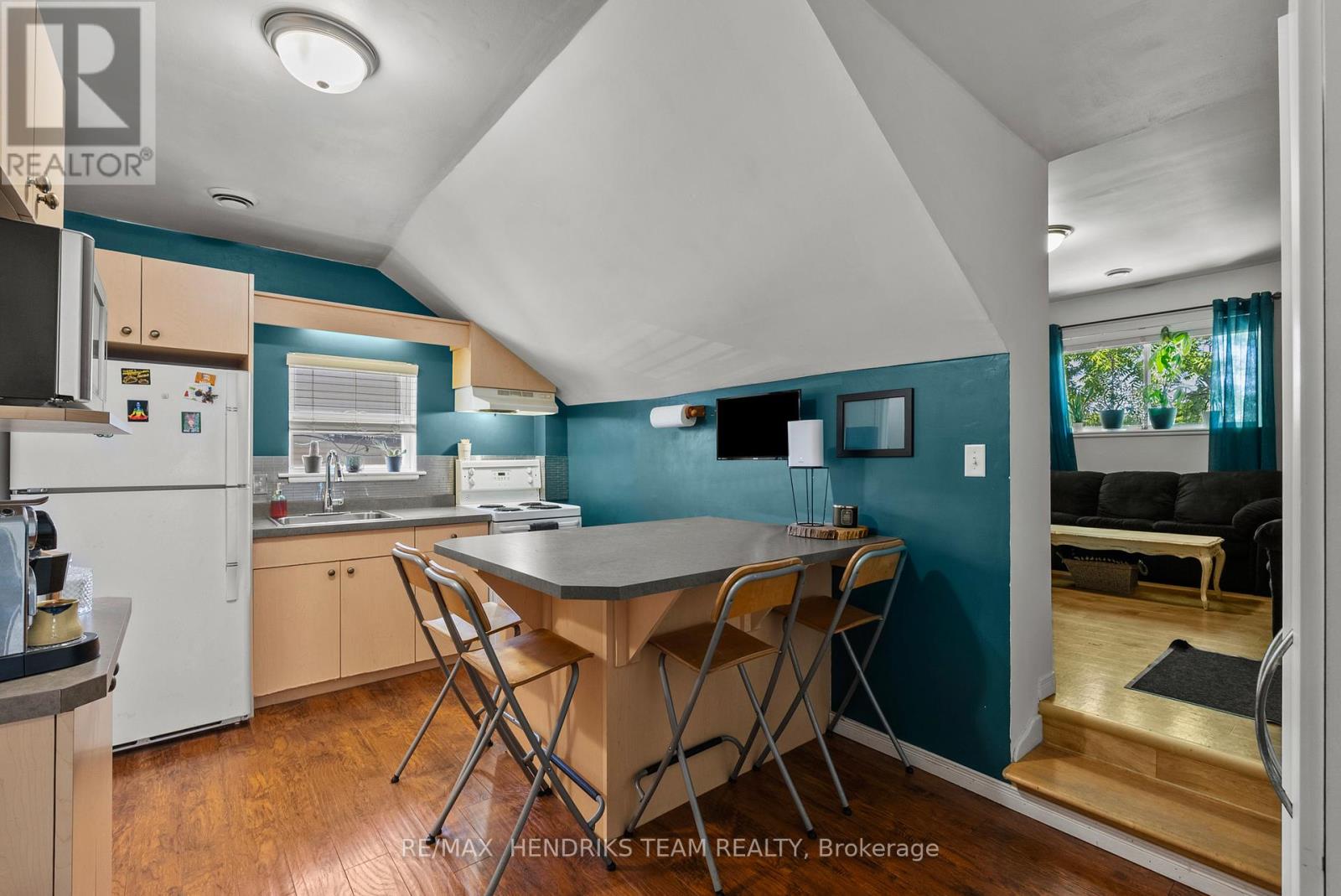 25 BESSEY STREET - 27
