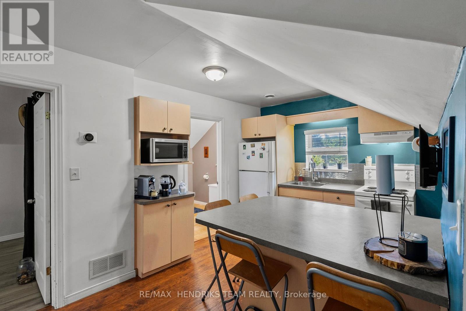 25 BESSEY STREET - 28