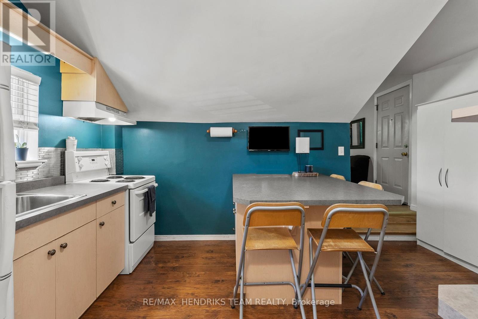 25 BESSEY STREET - 29