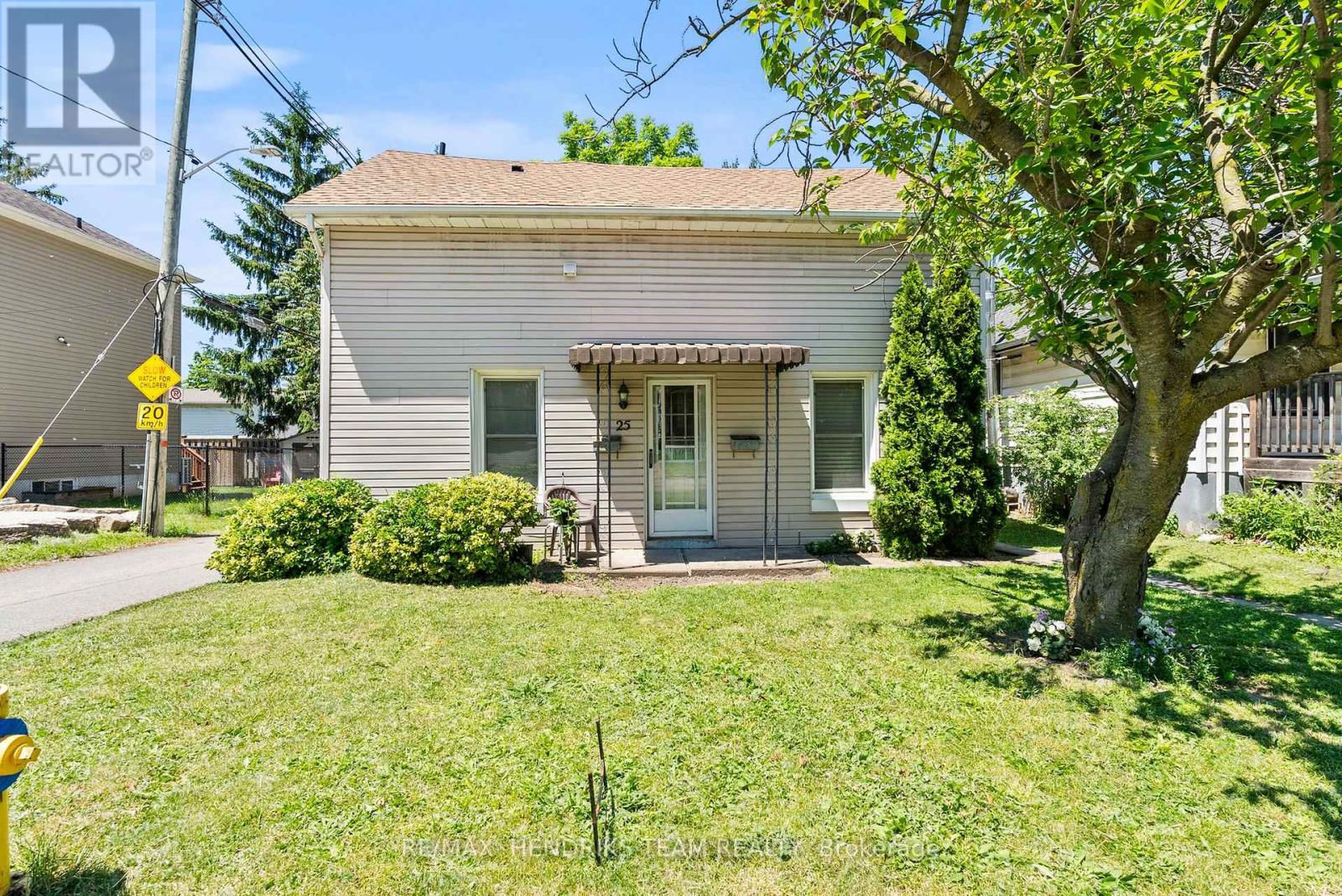 25 BESSEY STREET - 3