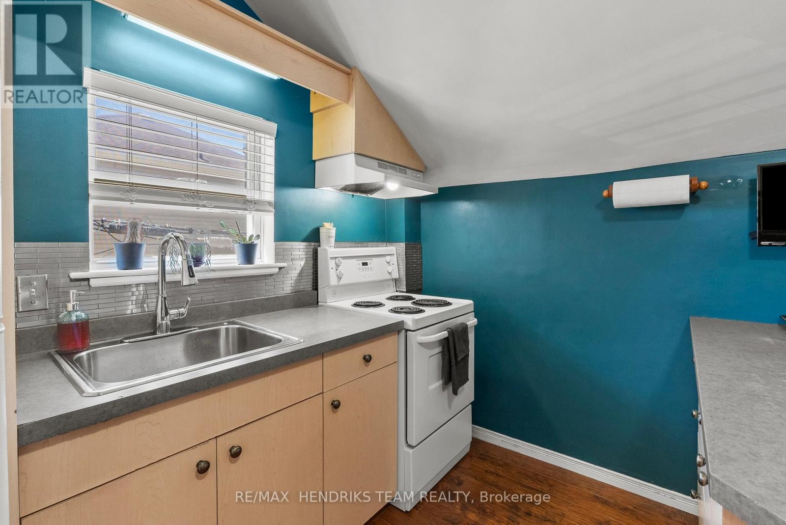 25 BESSEY STREET - 30