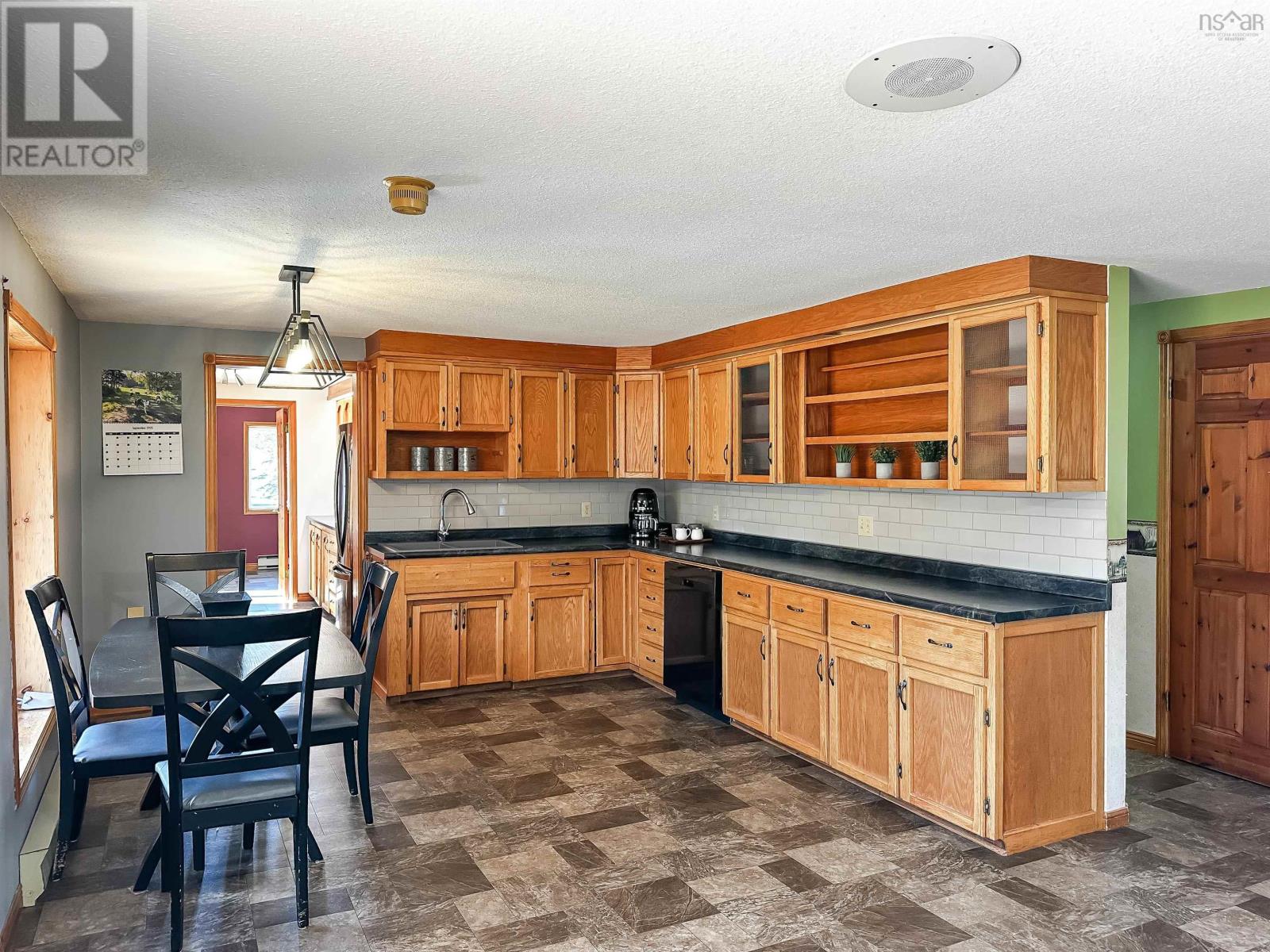 900 Harmony Road - 10