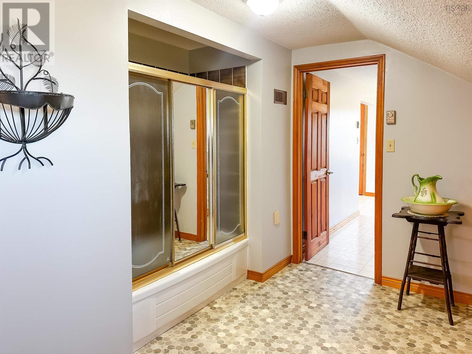 900 Harmony Road - 33