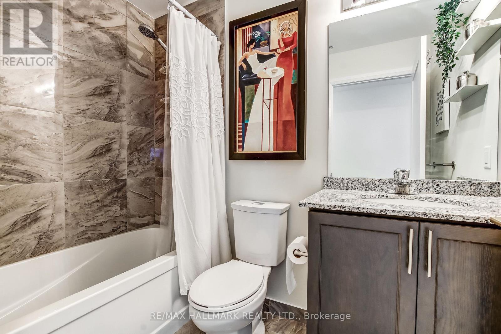 #807 16 CONCORD PLACE - 17