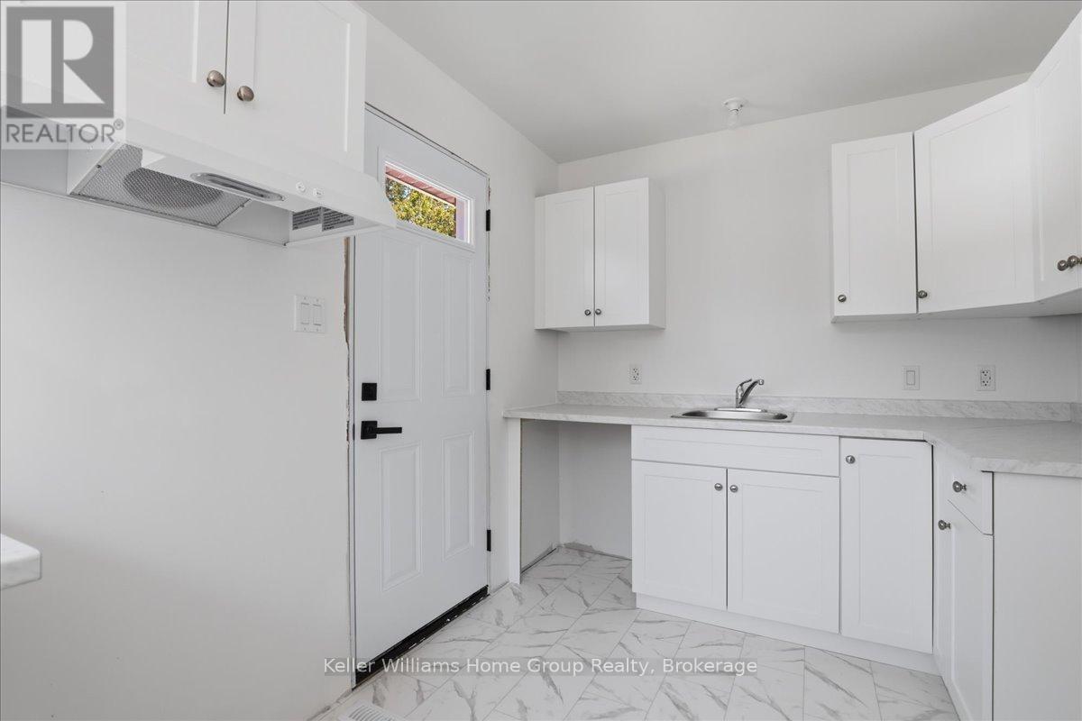 1884 AVALON STREET - 2