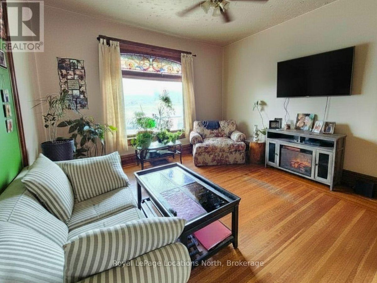 1140 2ND AVENUE W - 9