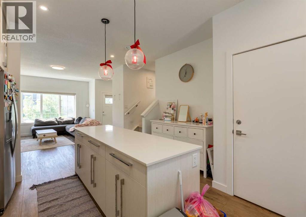 7386 202 Avenue SE — photo 11