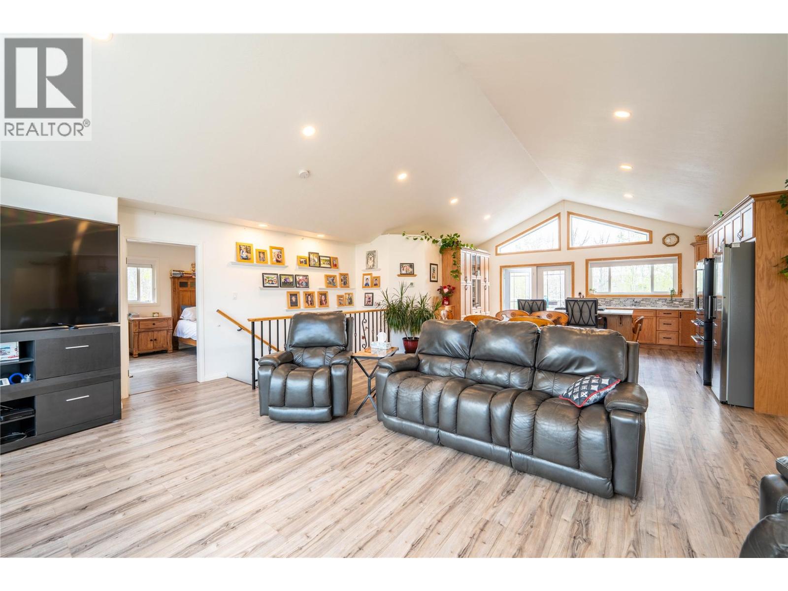 5266 West Arras Road - 11
