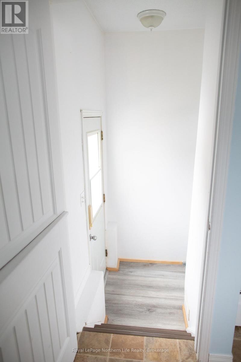 542 AGNES AVENUE - 10