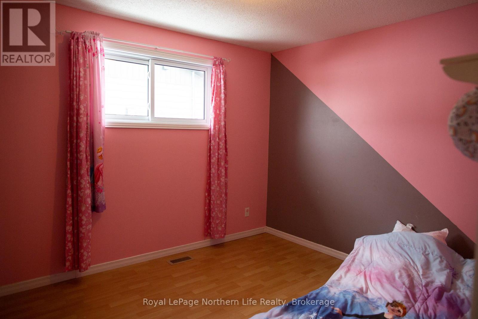 542 AGNES AVENUE - 19