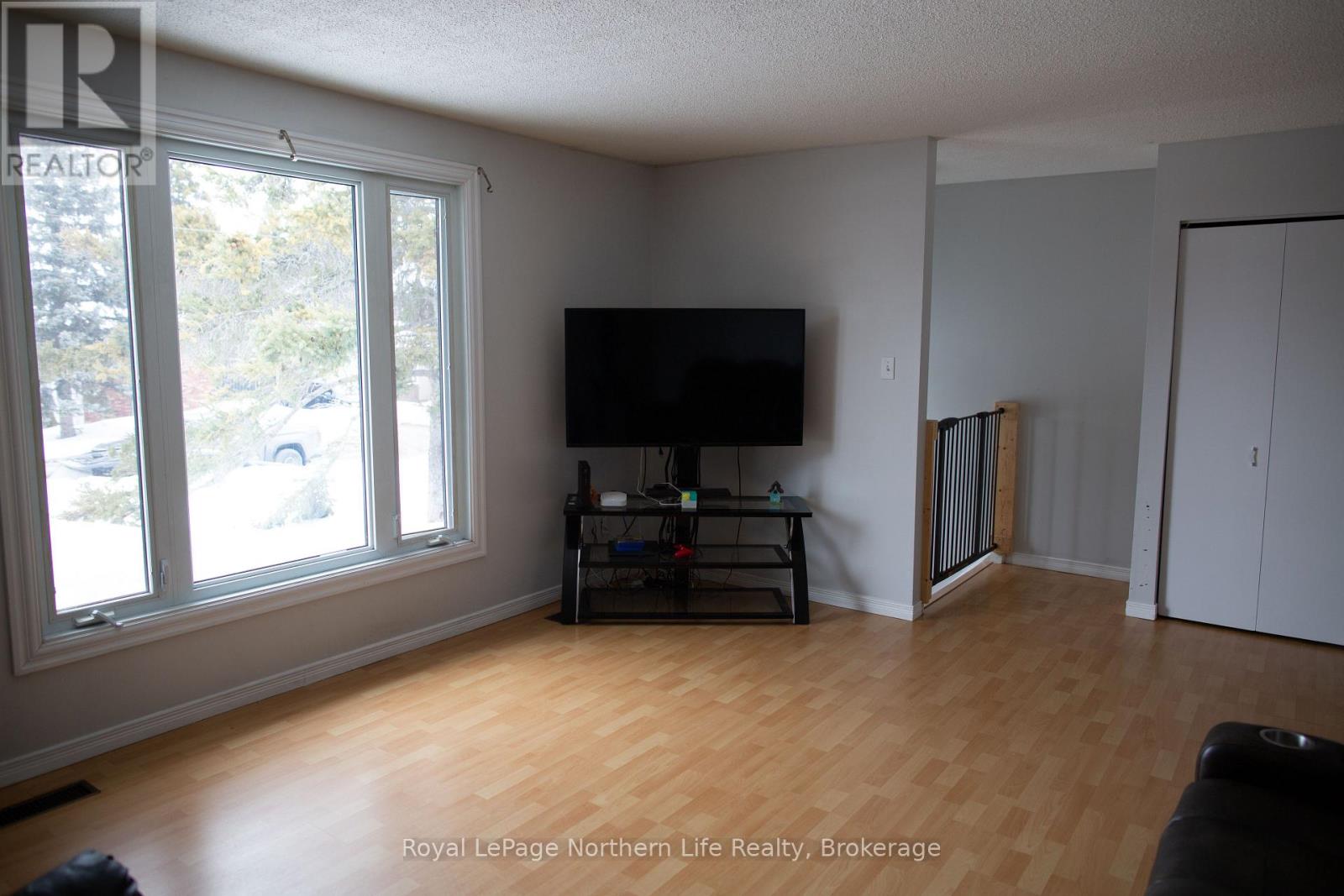 542 AGNES AVENUE - 15