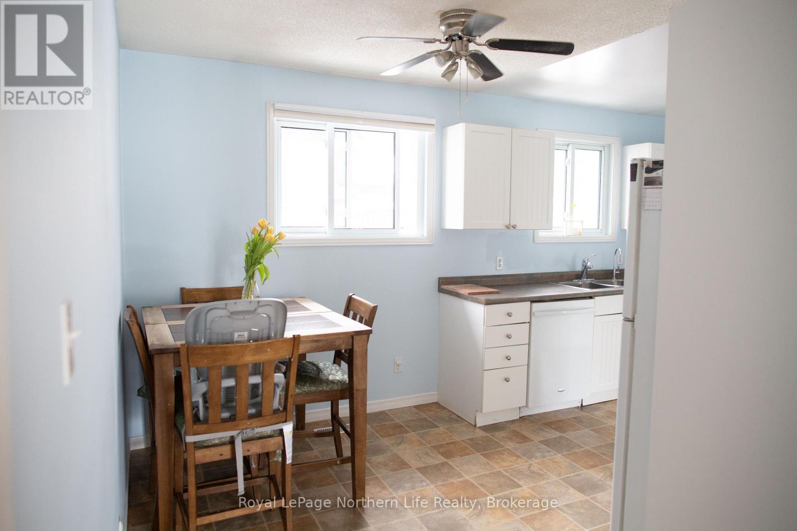 542 AGNES AVENUE - 8