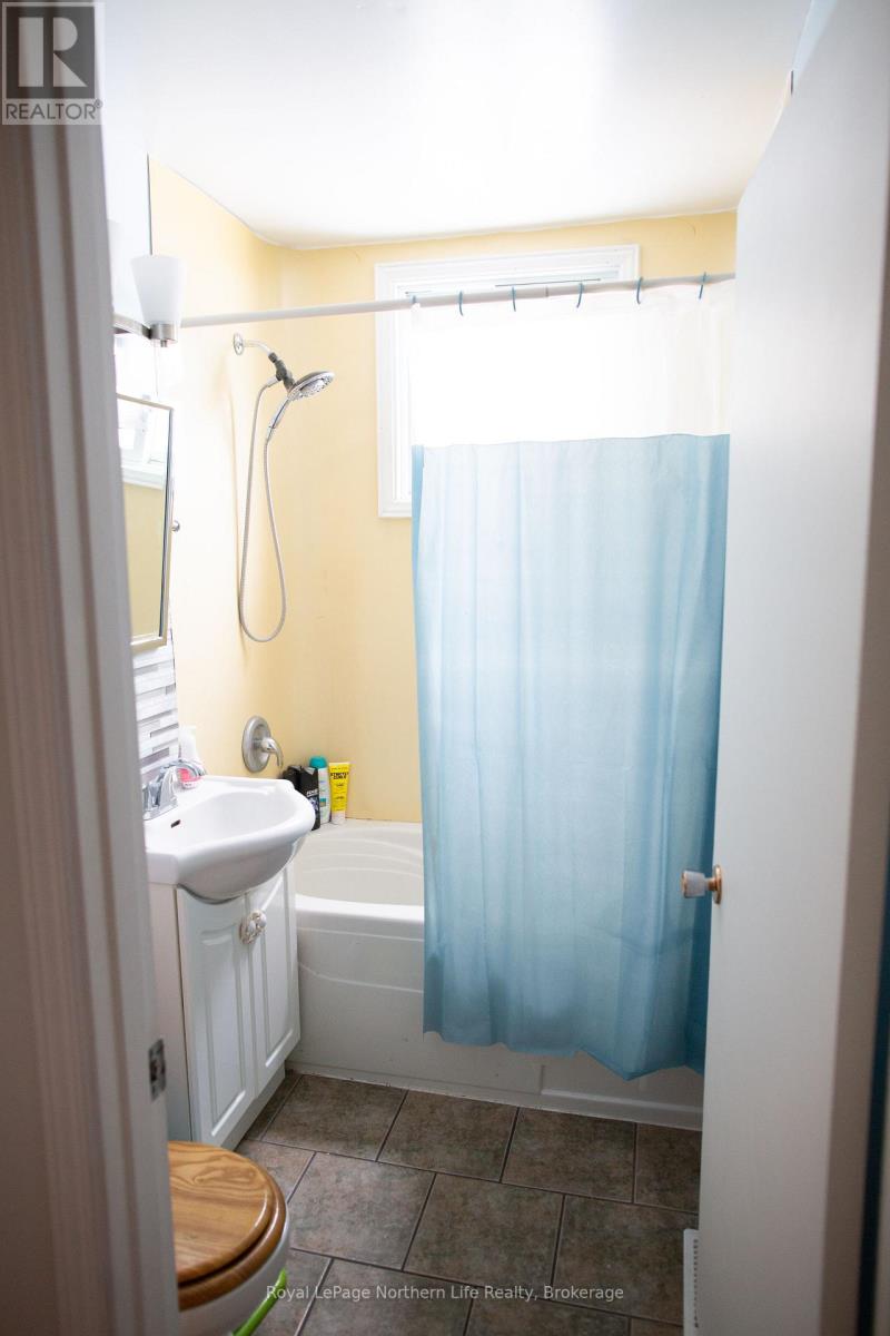 542 AGNES AVENUE - 27