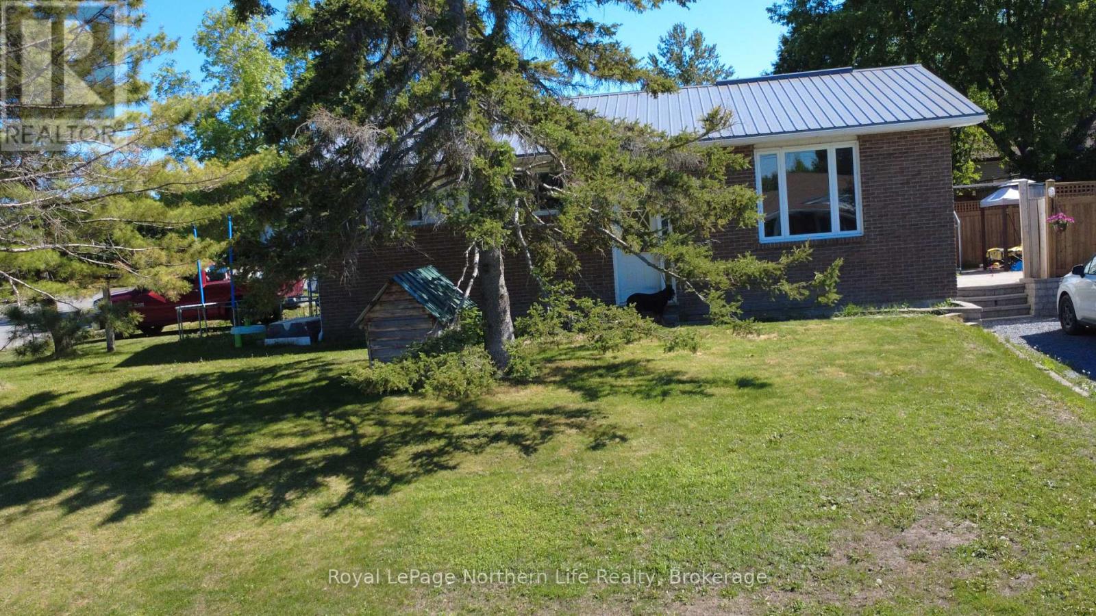 542 AGNES AVENUE - 35
