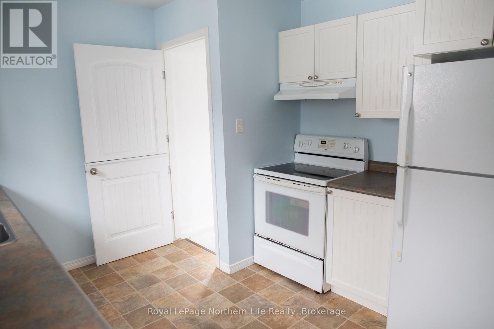 542 AGNES AVENUE - 7