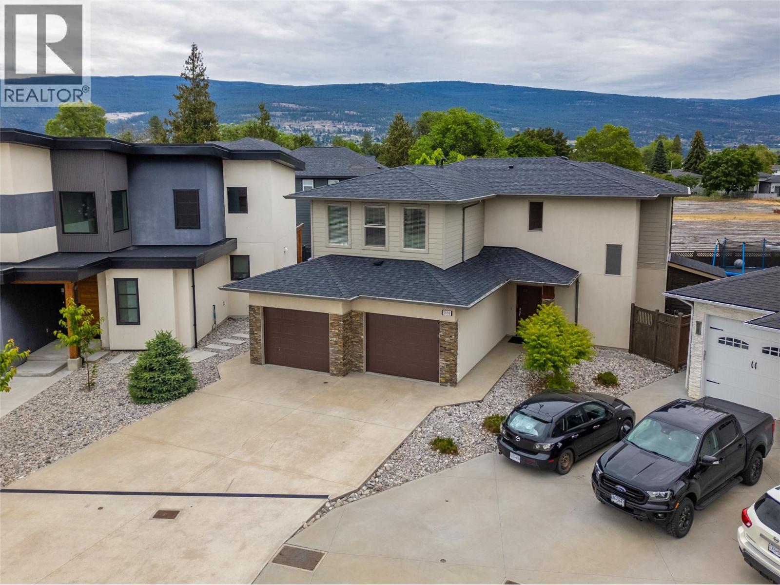 1699 Treffry Place, Summerland