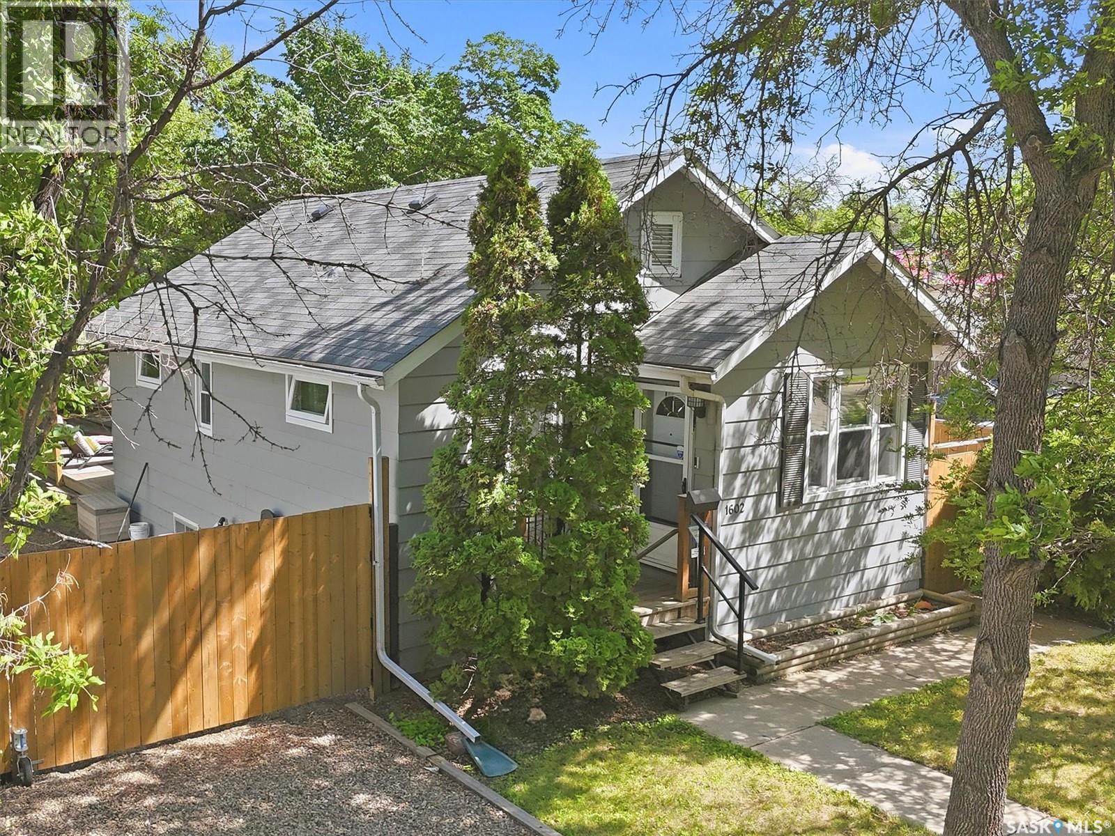 1602 C AVENUE N - photo 2