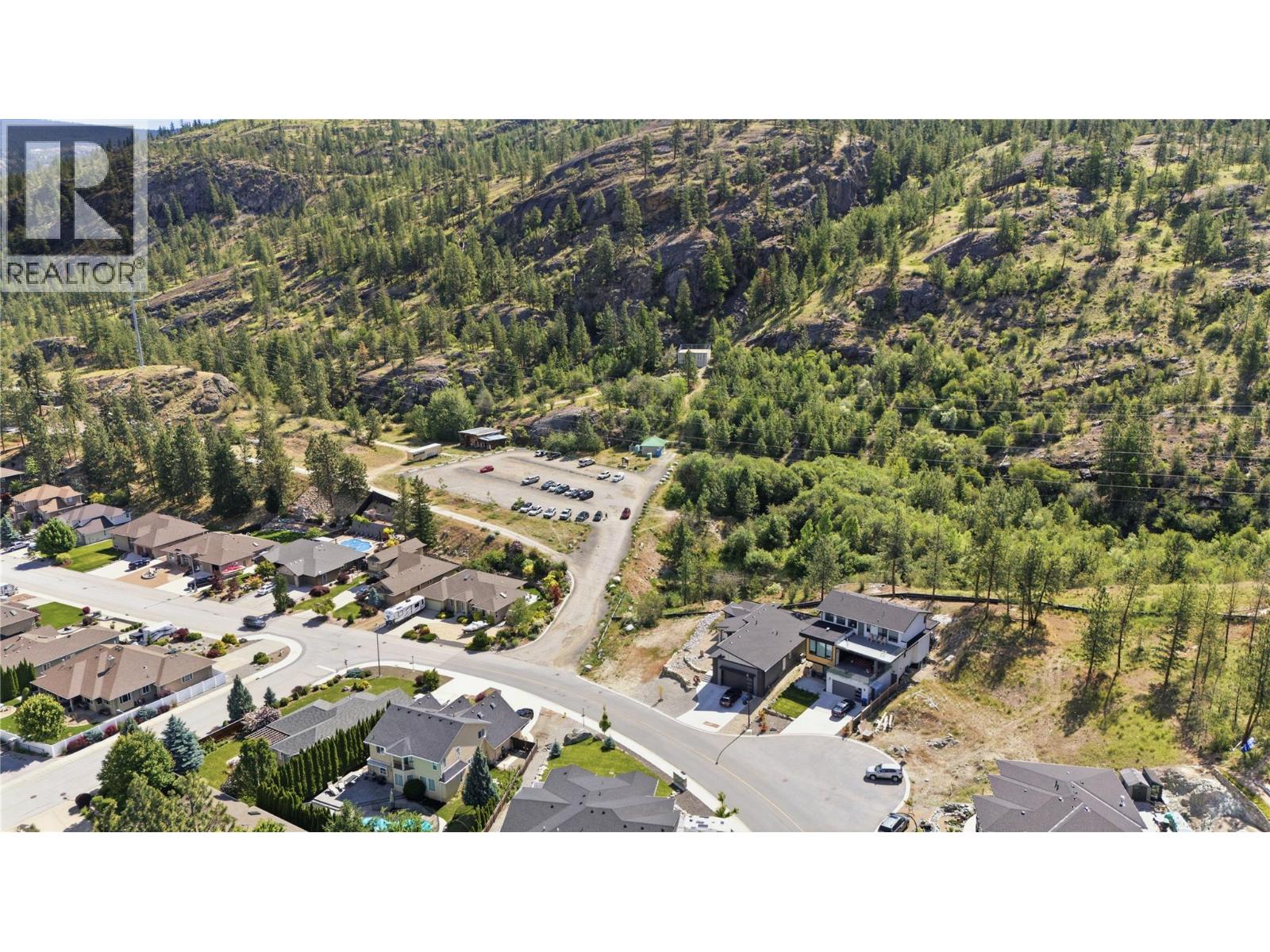 3232 EVERGREEN Drive, Penticton