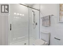 2 2312 Orchard Ave, Sidney, BC V8L1T6 Photo 16
