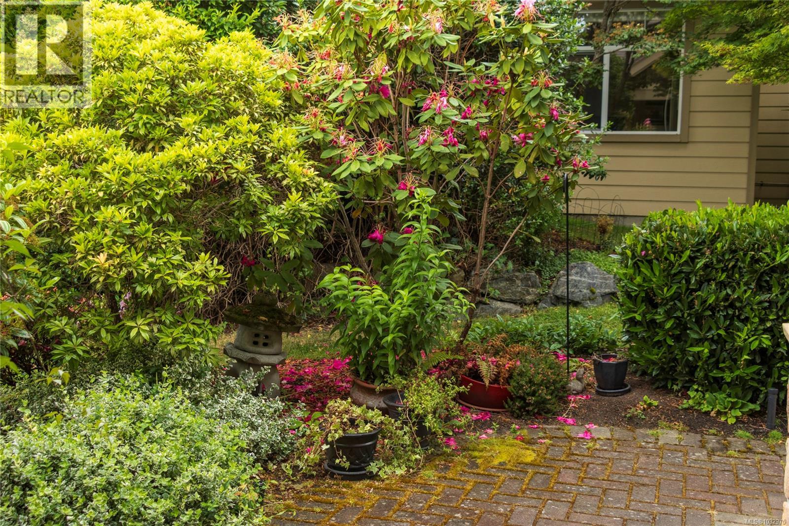 #15 3281 Maplewood Rd - 25