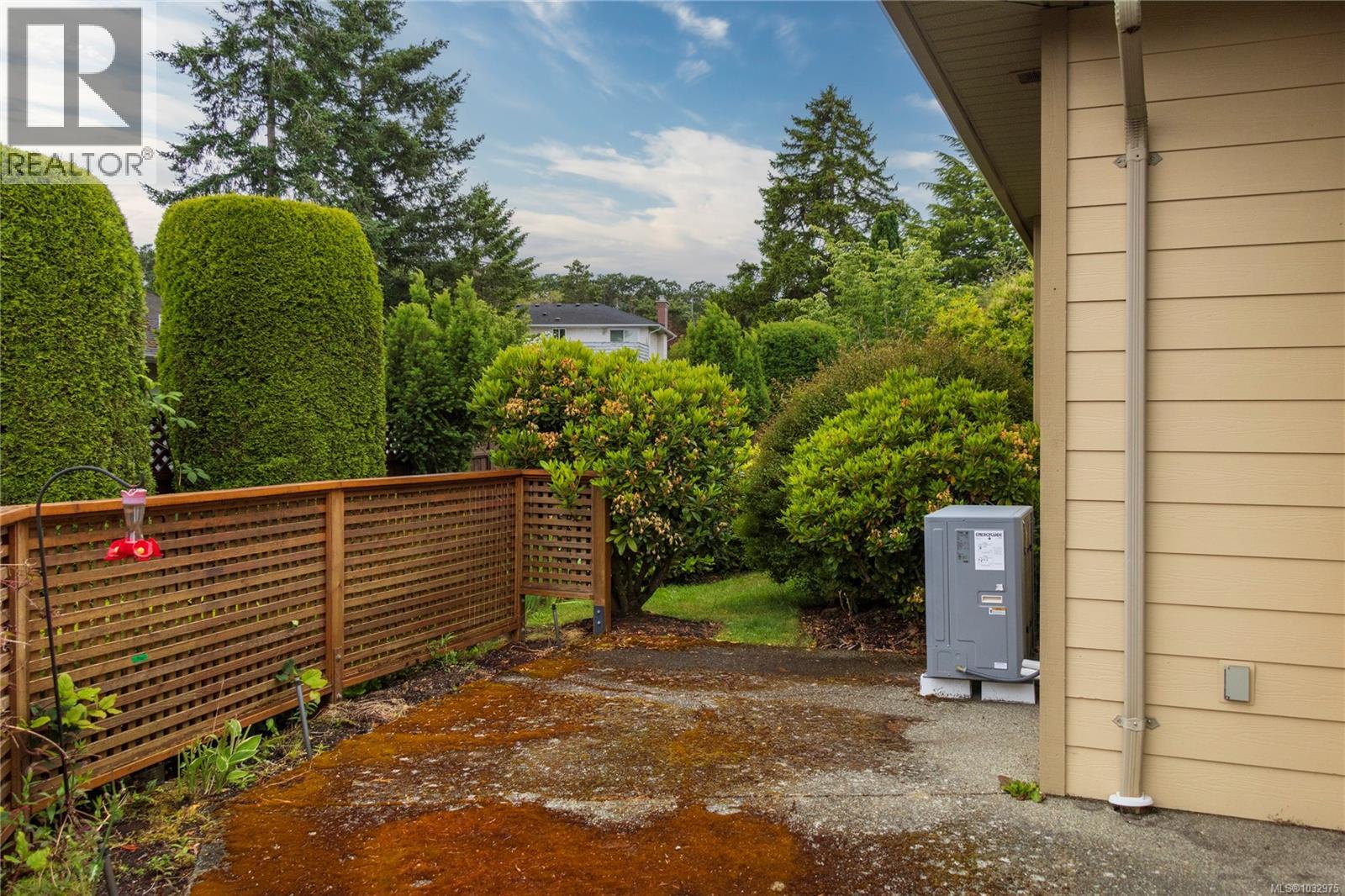 #15 3281 Maplewood Rd - 28