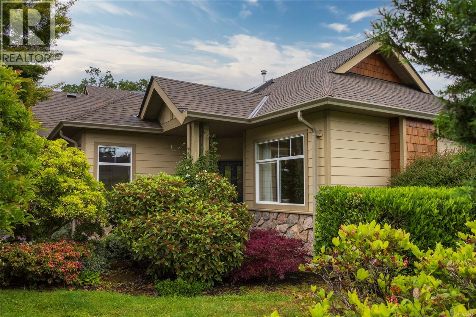 15 3281 Maplewood Road, Saanich