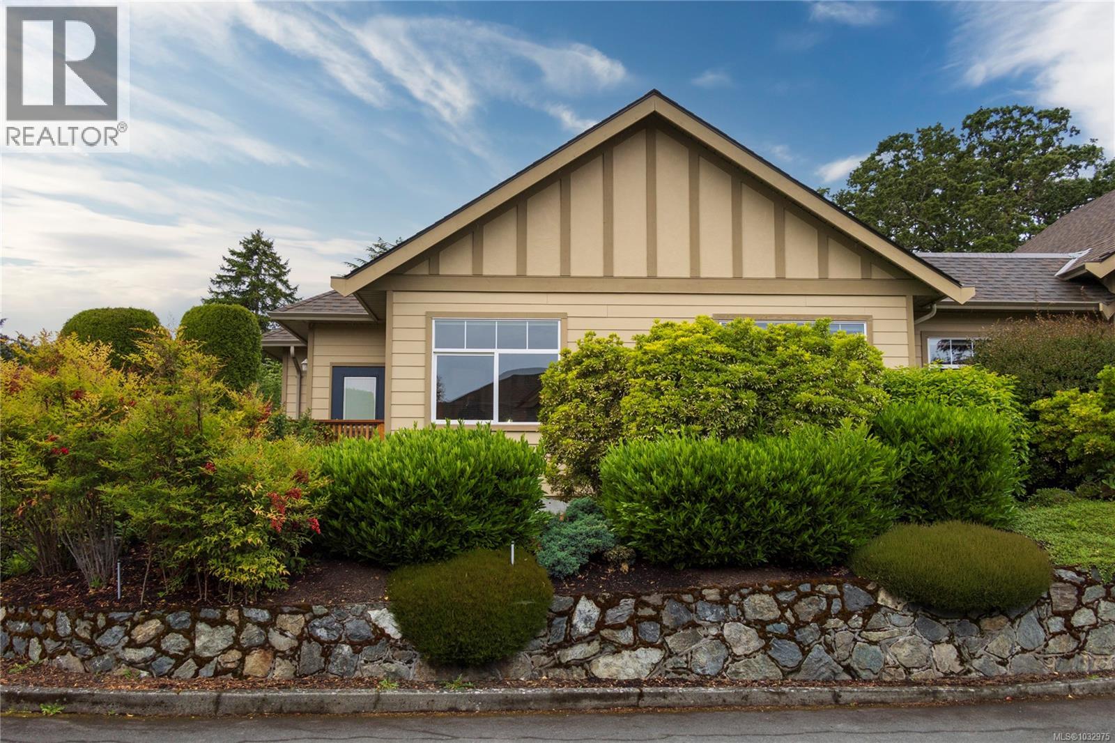 15 3281 Maplewood Road, Saanich