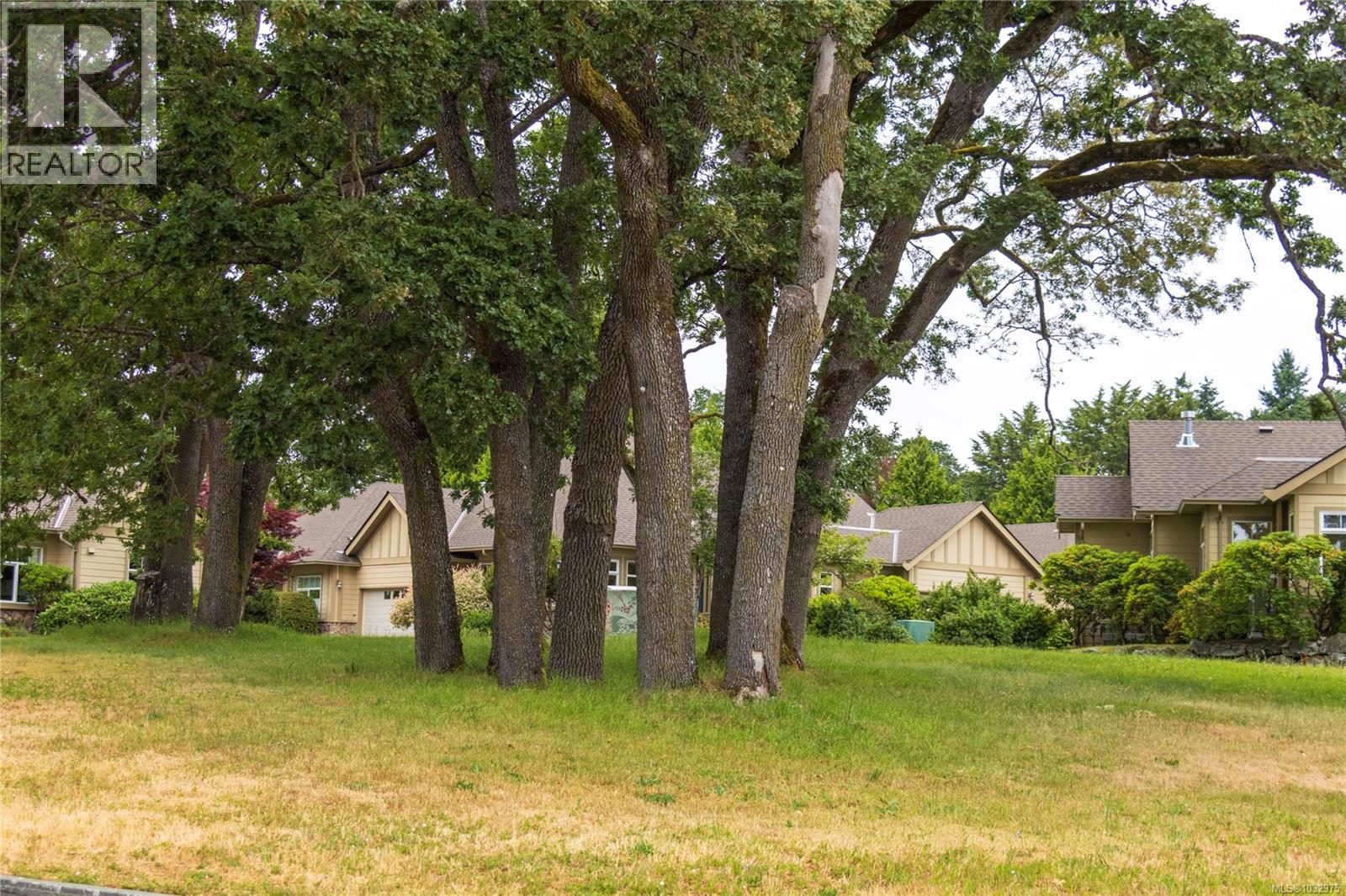 15 3281 Maplewood Road, Saanich