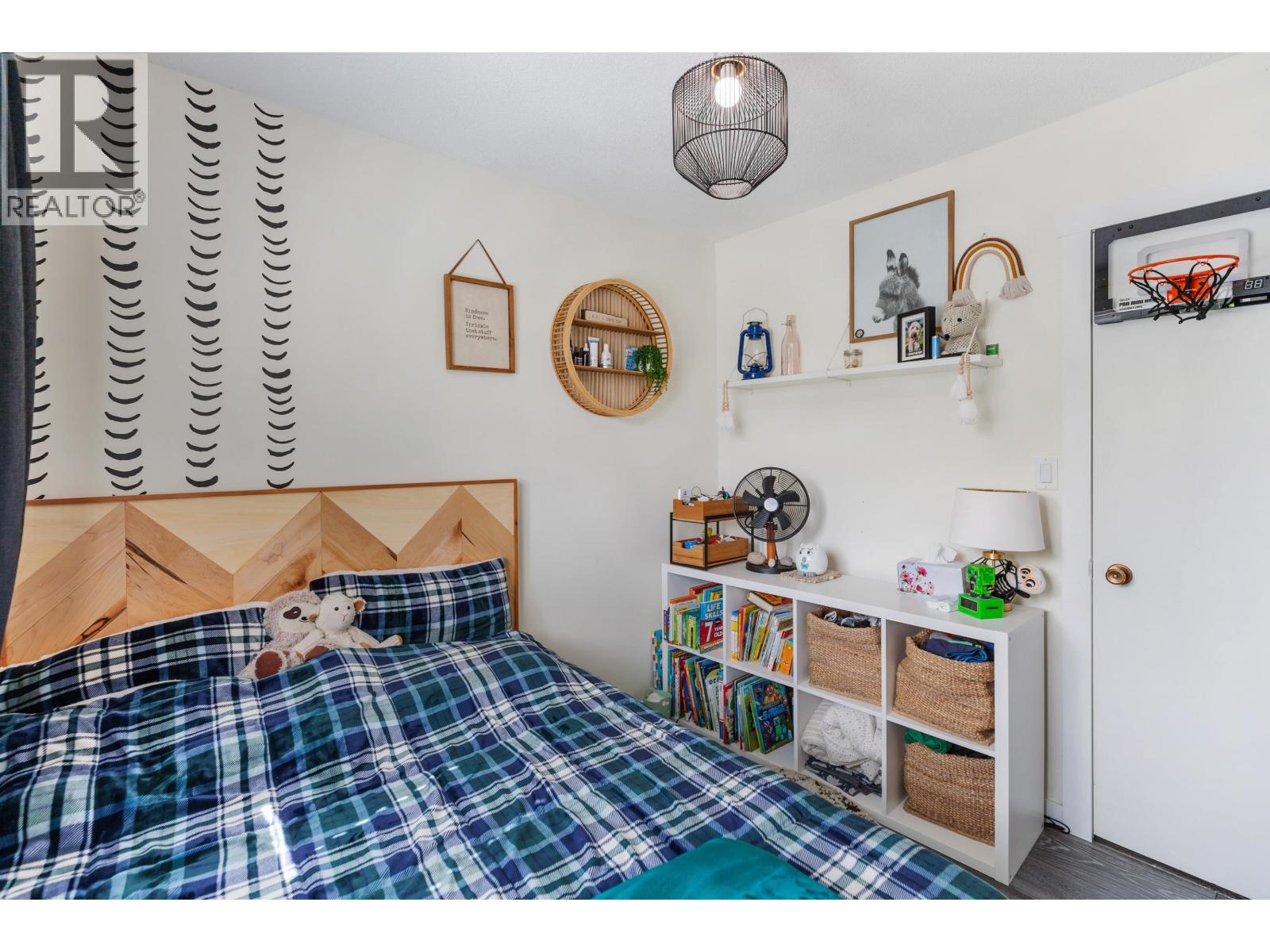3908 ENEMARK CRESCENT - 11