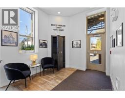 599 King George Highway, photo 10