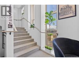 599 King George Highway, photo 7
